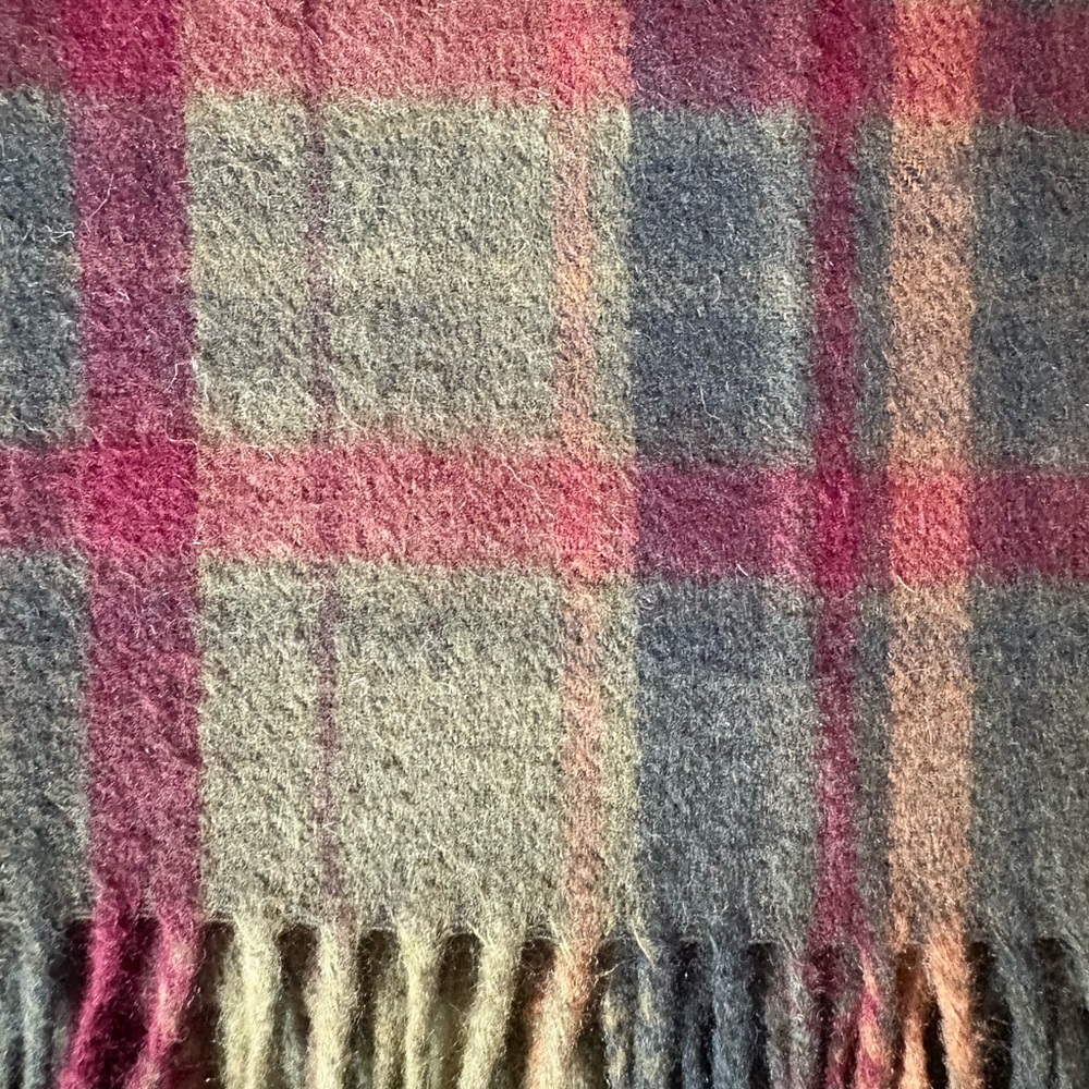 Scarf 🧣 - Picture 3 of 5